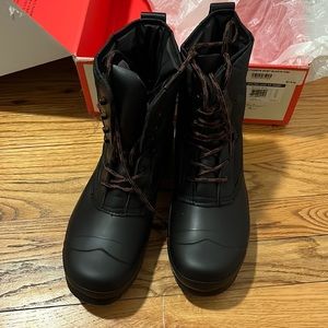 Hunter winter/fall boots. Never worn. New in box. Size 8